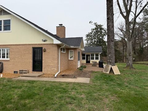 Tiny photo for 11 Birdsong Drive, Carbondale, IL 62901 (MLS # 12591919)