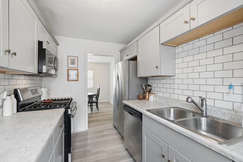 Tiny photo for 1215 W Jefferson Street, Joliet, IL 60435 (MLS # 12681326)