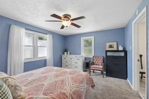 Tiny photo for 1215 W Jefferson Street, Joliet, IL 60435 (MLS # 12681326)