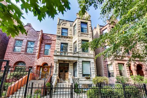 734 W Briar Place 2 Chicago IL 60657