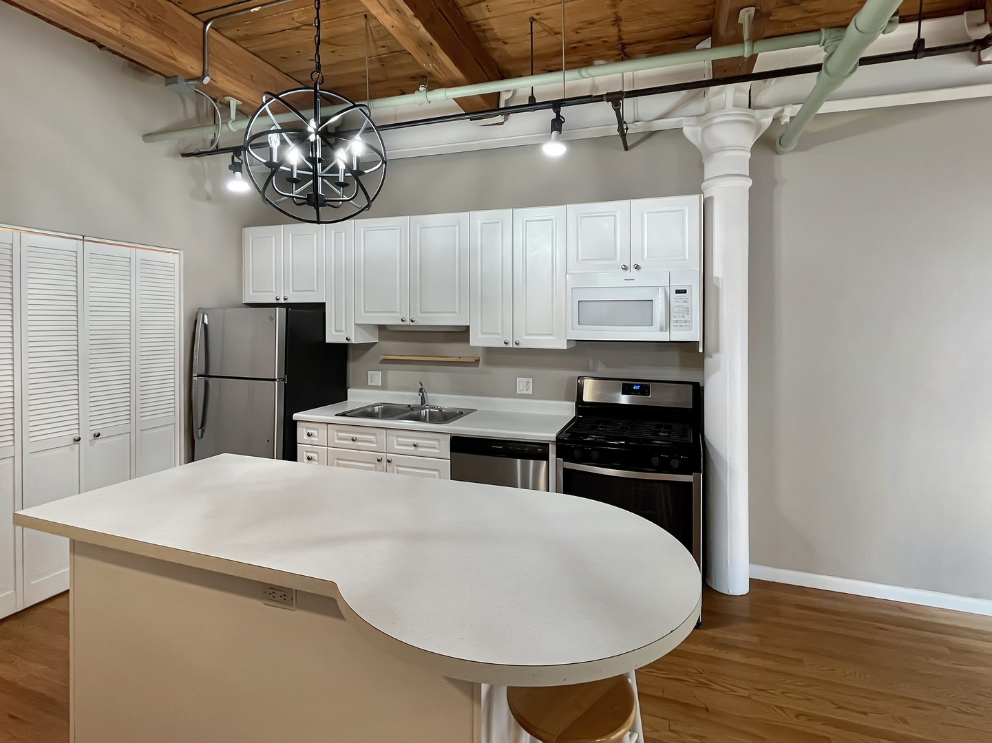 420 S Clinton Street 416A