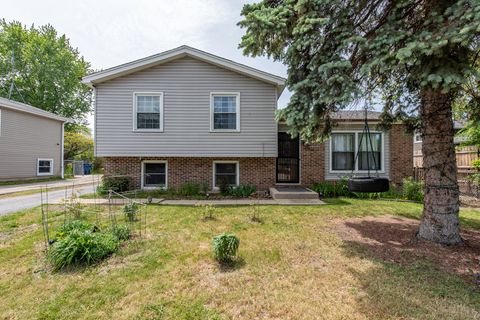 Photo of 3332 N Lewis Avenue, Waukegan, IL 60087 (MLS # 12656623)