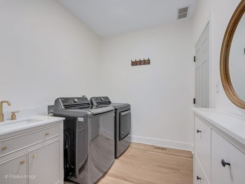 Tiny photo for 6437 Davane Court, Downers Grove, IL 60516 (MLS # 12624488)