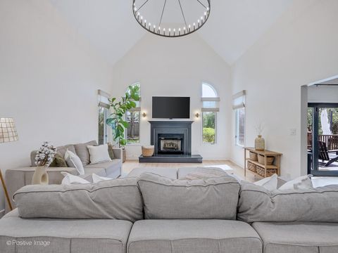 Tiny photo for 6437 Davane Court, Downers Grove, IL 60516 (MLS # 12624488)