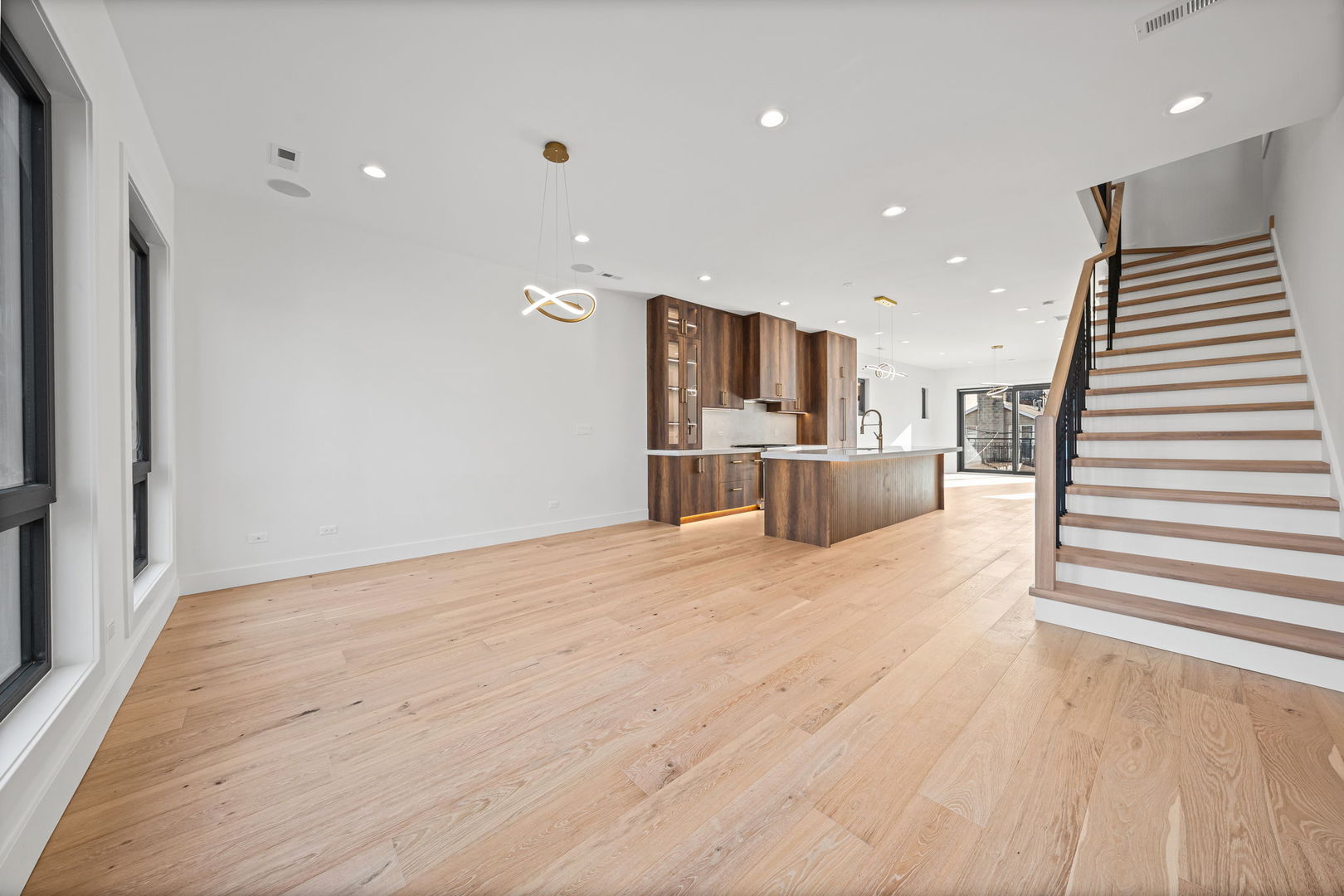 2341 W BELDEN Avenue 2