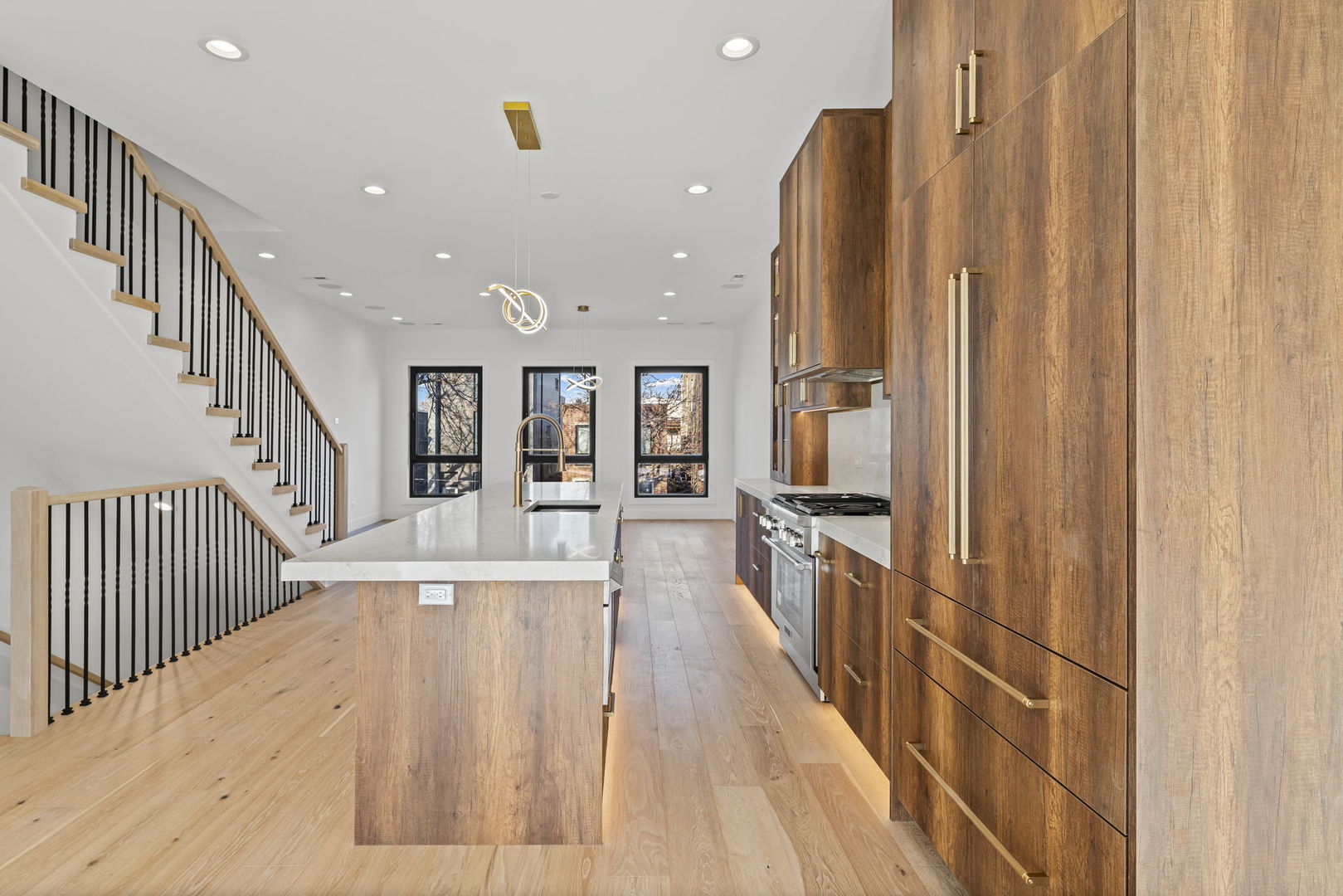 2341 W BELDEN Avenue 2