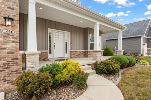 Tiny photo for 1616 Kassen Avenue, Mahomet, IL 61853 (MLS # 12608162)