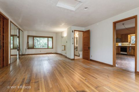 Tiny photo for 300 N River Road, Naperville, IL 60540 (MLS # 12471087)