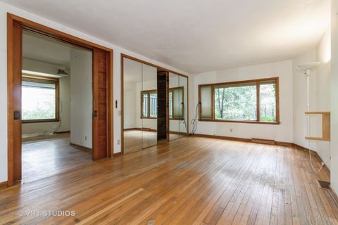 Tiny photo for 300 N River Road, Naperville, IL 60540 (MLS # 12471087)