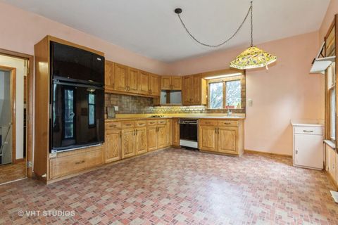 Tiny photo for 300 N River Road, Naperville, IL 60540 (MLS # 12471087)