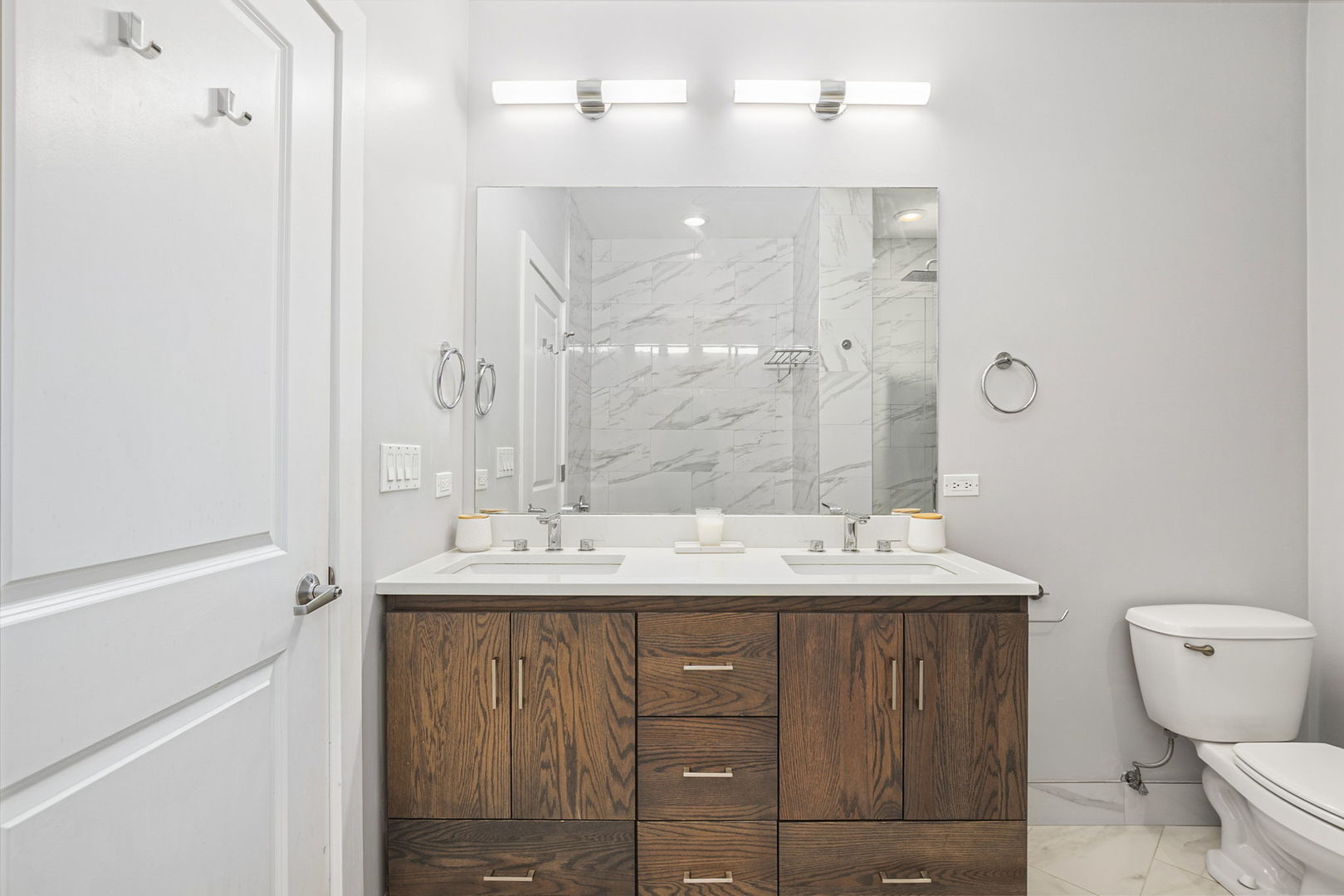 Chicago, Illinois 60647, United States, 3 Bedrooms Bedrooms, ,2 BathroomsBathrooms,Residential,Active,219833