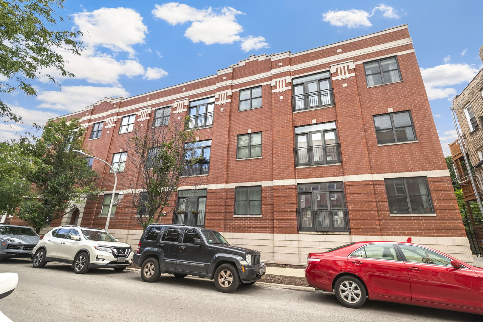 Chicago, Illinois 60647, United States, 3 Bedrooms Bedrooms, ,2 BathroomsBathrooms,Residential,Active,219833