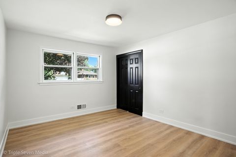 Tiny photo for 5509 Oak Center Drive, Oak Lawn, IL 60453 (MLS # 12489492)