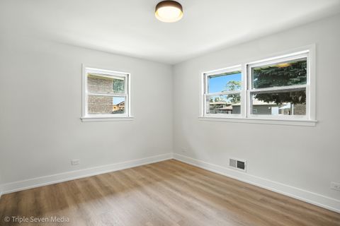 Tiny photo for 5509 Oak Center Drive, Oak Lawn, IL 60453 (MLS # 12489492)