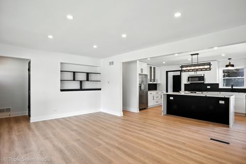 Tiny photo for 5509 Oak Center Drive, Oak Lawn, IL 60453 (MLS # 12489492)
