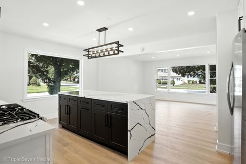 Tiny photo for 5509 Oak Center Drive, Oak Lawn, IL 60453 (MLS # 12489492)