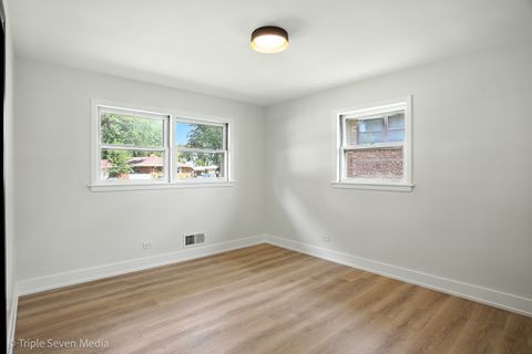 Tiny photo for 5509 Oak Center Drive, Oak Lawn, IL 60453 (MLS # 12489492)