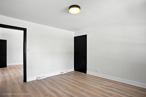 Tiny photo for 5509 Oak Center Drive, Oak Lawn, IL 60453 (MLS # 12489492)