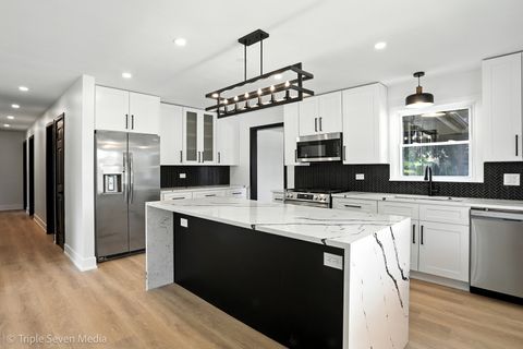 Tiny photo for 5509 Oak Center Drive, Oak Lawn, IL 60453 (MLS # 12489492)
