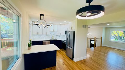 Tiny photo for 527 Northgate Road, Lindenhurst, IL 60046 (MLS # 12559645)