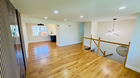 Tiny photo for 527 Northgate Road, Lindenhurst, IL 60046 (MLS # 12559645)