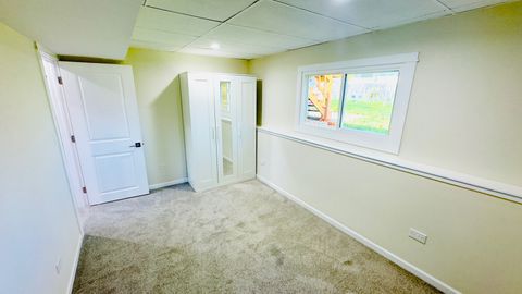 Tiny photo for 527 Northgate Road, Lindenhurst, IL 60046 (MLS # 12559645)