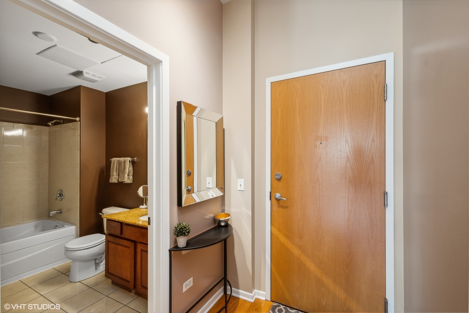 849 N Franklin Street 1406