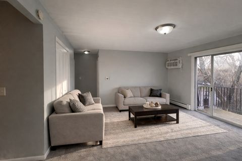 Tiny photo for 1303 N Baldwin Court #B3, Palatine, IL 60074 (MLS # 12613396)