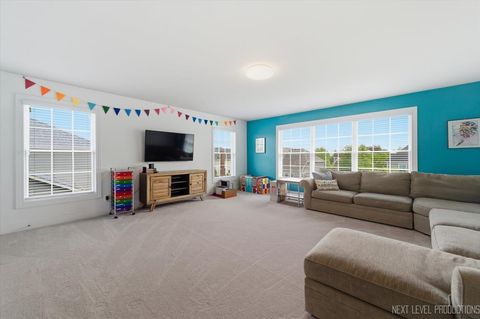 Tiny photo for 39W829 KELLAR Square, Geneva, IL 60134 (MLS # 12632946)