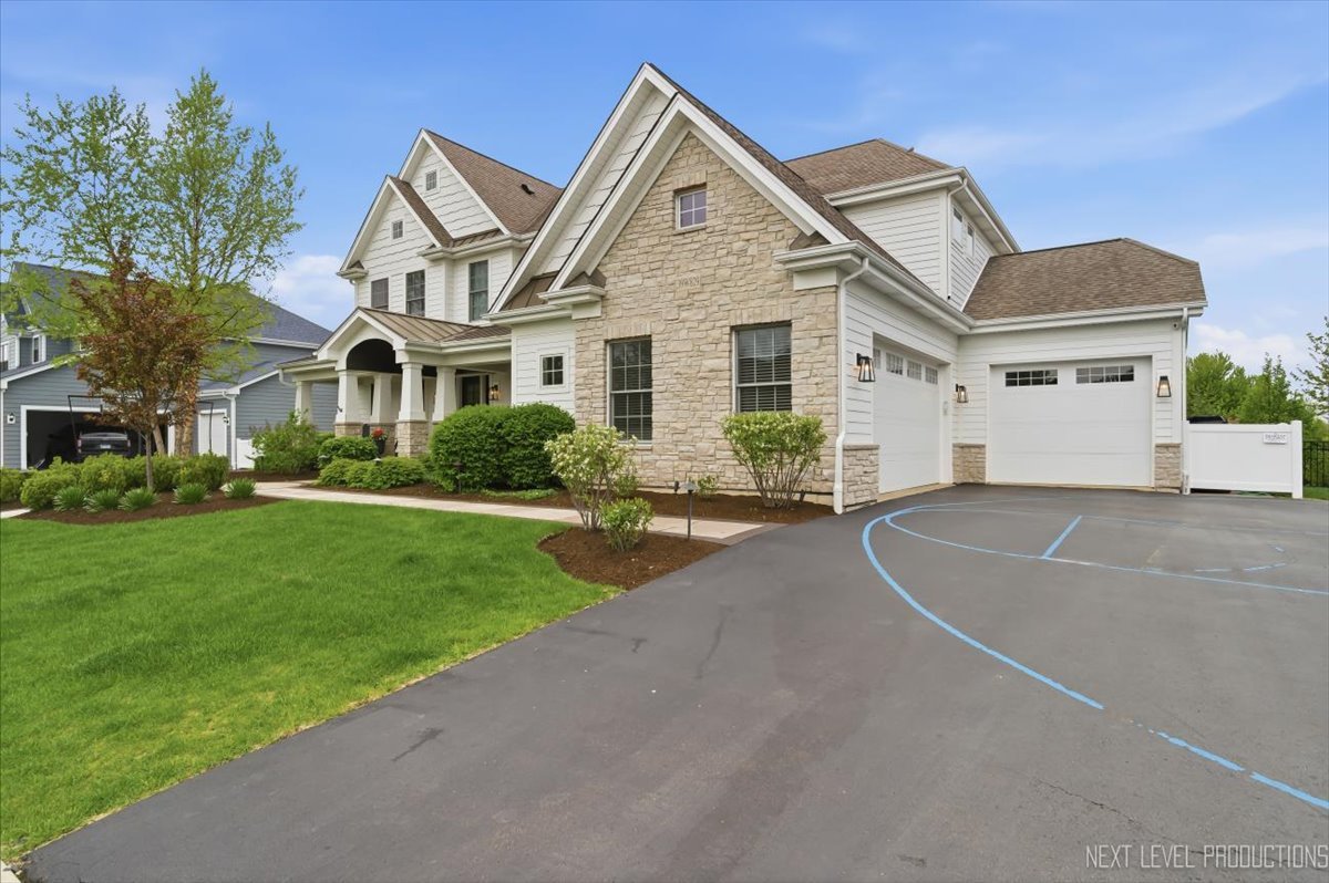 39W829 KELLAR Square
