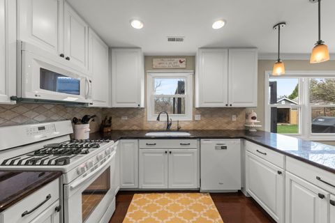 Tiny photo for 2356 Richmond Drive, Wheaton, IL 60189 (MLS # 12609582)