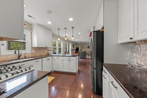 Tiny photo for 2356 Richmond Drive, Wheaton, IL 60189 (MLS # 12609582)