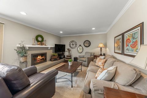 Tiny photo for 2356 Richmond Drive, Wheaton, IL 60189 (MLS # 12609582)