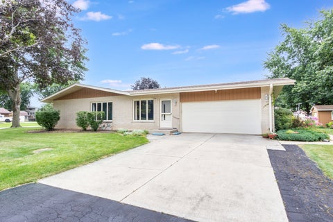 Tiny photo for 642 Country Lane, Beecher, IL 60401 (MLS # 12774280)