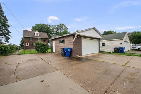 Tiny photo for 718 River Drive, Bettendorf, IA 52722 (MLS # 12730742)