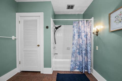Tiny photo for 718 River Drive, Bettendorf, IA 52722 (MLS # 12730742)