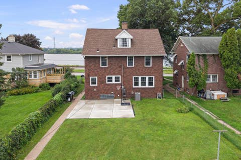 Tiny photo for 718 River Drive, Bettendorf, IA 52722 (MLS # 12730742)