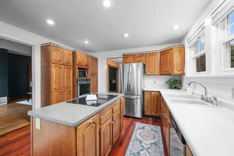 Tiny photo for 718 River Drive, Bettendorf, IA 52722 (MLS # 12730742)