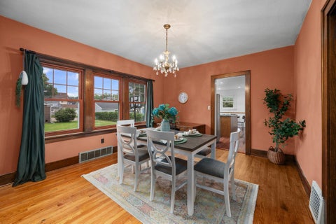 Tiny photo for 718 River Drive, Bettendorf, IA 52722 (MLS # 12730742)