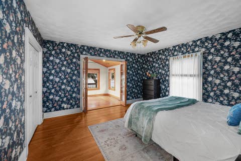 Tiny photo for 718 River Drive, Bettendorf, IA 52722 (MLS # 12730742)