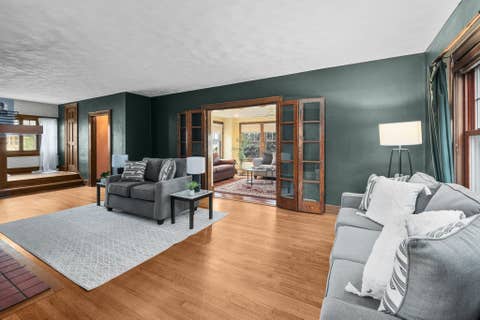 Tiny photo for 718 River Drive, Bettendorf, IA 52722 (MLS # 12730742)