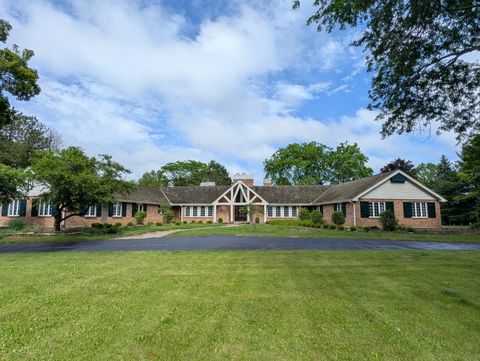 Photo of 3 Hickory Lane, Barrington Hills, IL 60010 (MLS # 12681027)