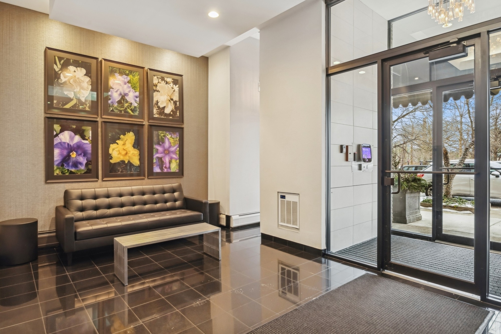 2144 N Lincoln Park West 16AD