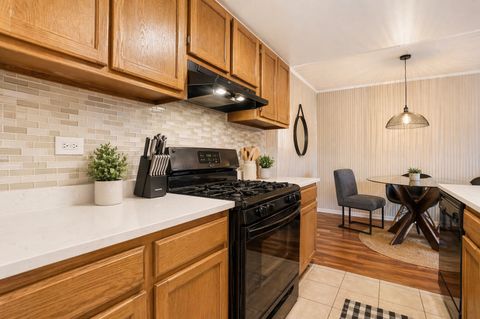 Tiny photo for 7930 Woodglen Lane #209, Downers Grove, IL 60516 (MLS # 12596059)