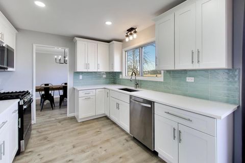 Tiny photo for 421 N Ashbury Avenue, Bolingbrook, IL 60440 (MLS # 12581424)