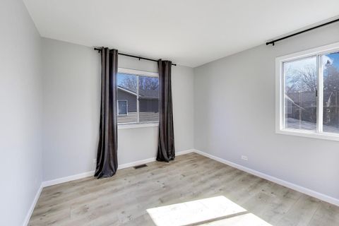 Tiny photo for 421 N Ashbury Avenue, Bolingbrook, IL 60440 (MLS # 12581424)