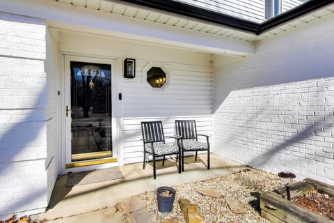 Tiny photo for 421 N Ashbury Avenue, Bolingbrook, IL 60440 (MLS # 12581424)