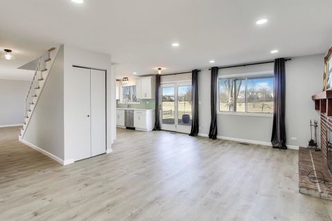 Tiny photo for 421 N Ashbury Avenue, Bolingbrook, IL 60440 (MLS # 12581424)