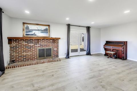 Tiny photo for 421 N Ashbury Avenue, Bolingbrook, IL 60440 (MLS # 12581424)