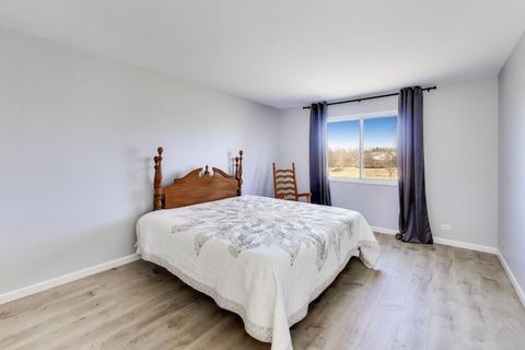 Tiny photo for 421 N Ashbury Avenue, Bolingbrook, IL 60440 (MLS # 12581424)